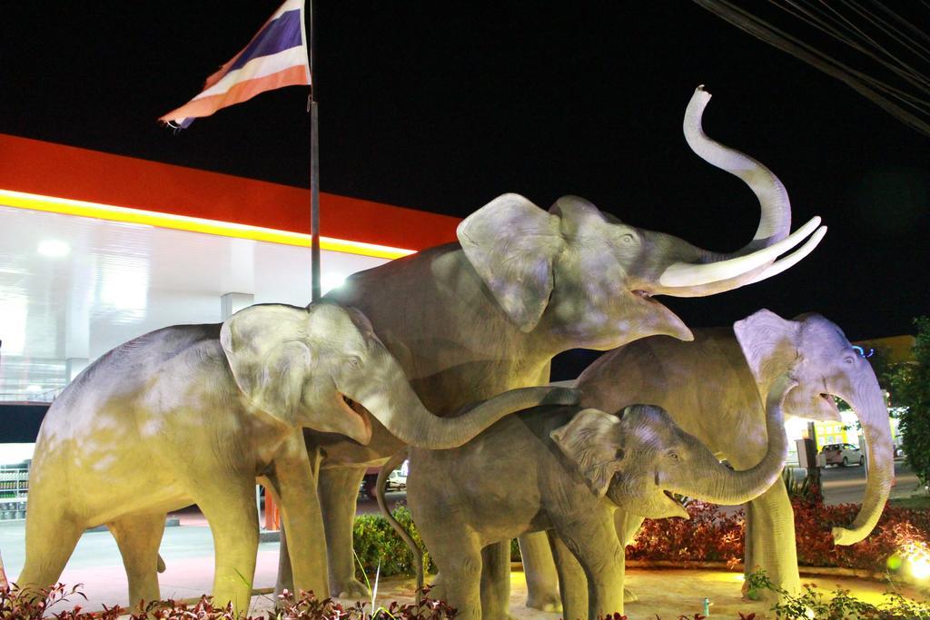 The Lephant Hotel Surat Thani Buitenkant foto