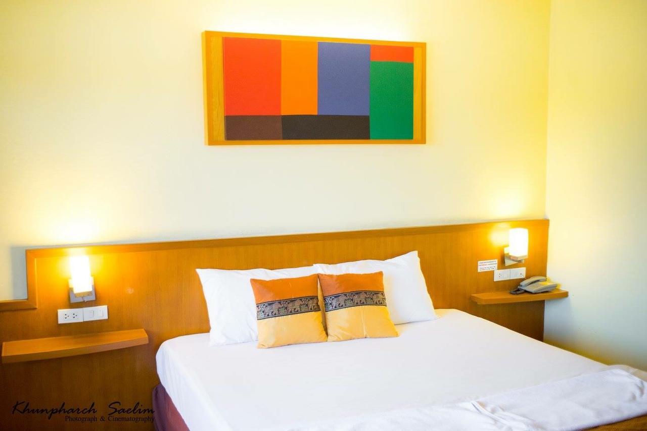 The Lephant Hotel Surat Thani Buitenkant foto